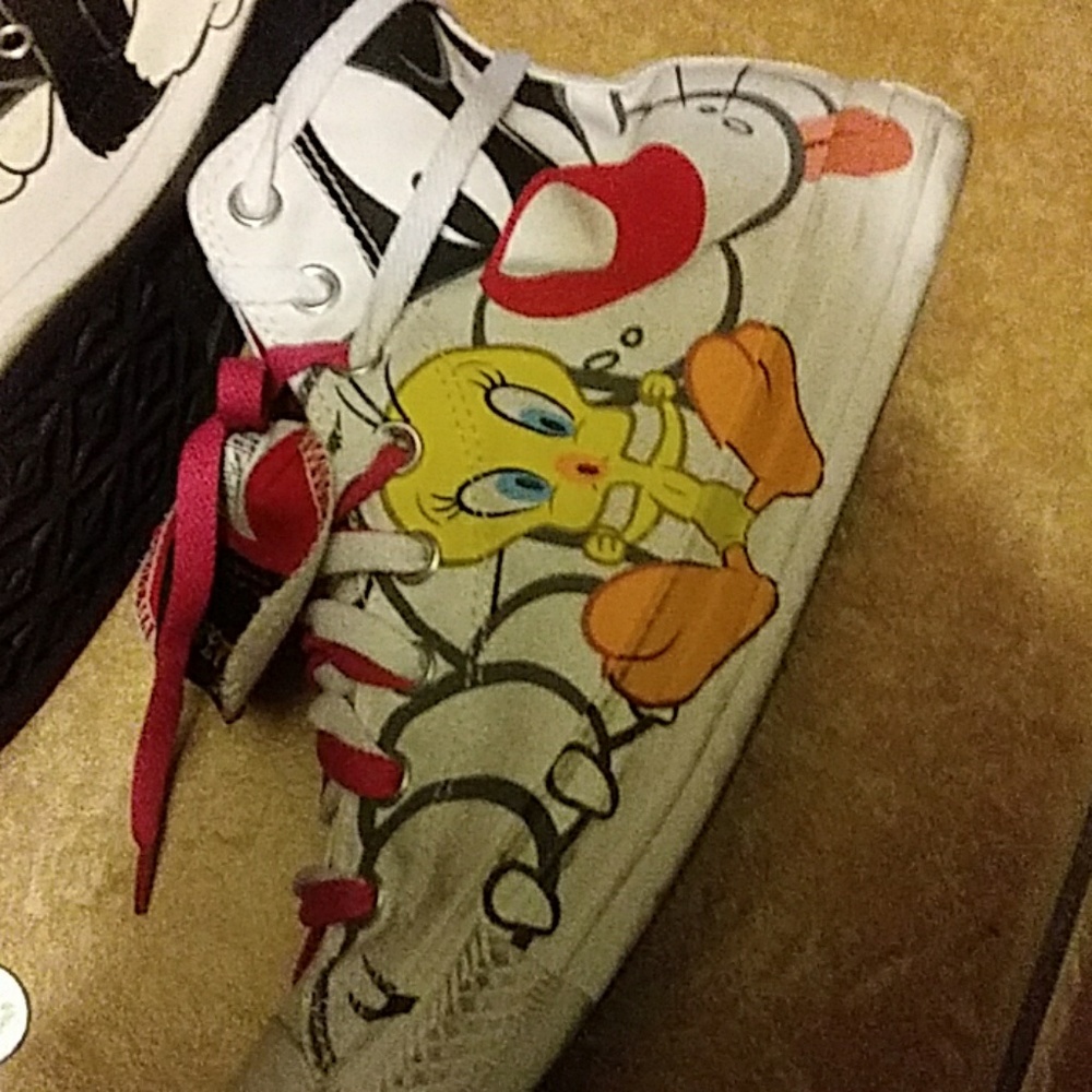 Converse - Picture 3 of 3